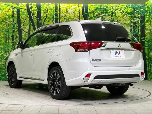 アウトランダーPHEV Gリミテッドエディション 4WD 純正SDナビ バックカメラ 衝突被害軽減システム レーダークルーズ 禁煙車 ハーフレザーシート パワーシート シートヒーター ドラレコ コーナーセンサー LEDヘッド ETC オートハイビーム(29枚目)