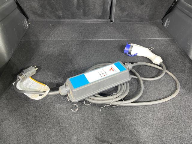 アウトランダーPHEV Gリミテッドエディション 4WD 純正SDナビ バックカメラ 衝突被害軽減システム レーダークルーズ 禁煙車 ハーフレザーシート パワーシート シートヒーター ドラレコ コーナーセンサー LEDヘッド ETC オートハイビーム(33枚目)