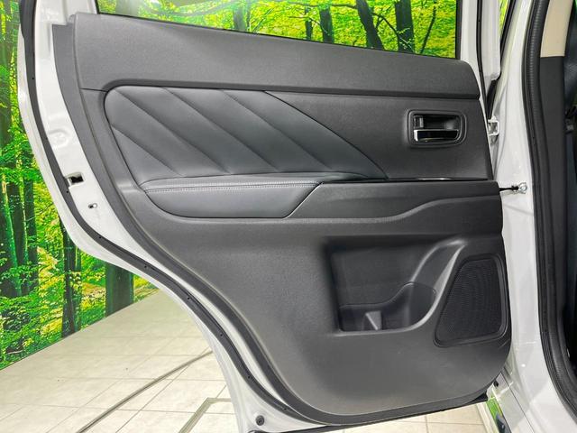 アウトランダーPHEV Gリミテッドエディション 4WD 純正SDナビ バックカメラ 衝突被害軽減システム レーダークルーズ 禁煙車 ハーフレザーシート パワーシート シートヒーター ドラレコ コーナーセンサー LEDヘッド ETC オートハイビーム(38枚目)