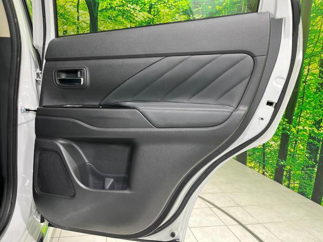 アウトランダーPHEV Gリミテッドエディション 4WD 純正SDナビ バックカメラ 衝突被害軽減システム レーダークルーズ 禁煙車 ハーフレザーシート パワーシート シートヒーター ドラレコ コーナーセンサー LEDヘッド ETC オートハイビーム(42枚目)