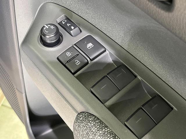 シエンタ ハイブリッドＺ　両側電動スライド　全周囲カメラ　衝突被害軽減システム　レーダークルーズ　禁煙車　コーナーセンサー　スマートキー　ＬＥＤヘッド　ビルトインＥＴＣ　ブラインドスポットモニター　車線逸脱警報　オートライト（31枚目）