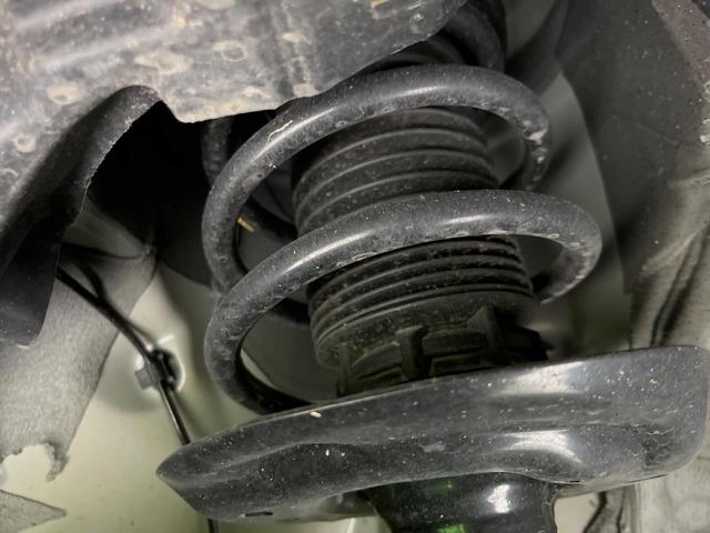 シエンタ ハイブリッドＺ　両側電動スライド　全周囲カメラ　衝突被害軽減システム　レーダークルーズ　禁煙車　コーナーセンサー　スマートキー　ＬＥＤヘッド　ビルトインＥＴＣ　ブラインドスポットモニター　車線逸脱警報　オートライト（61枚目）