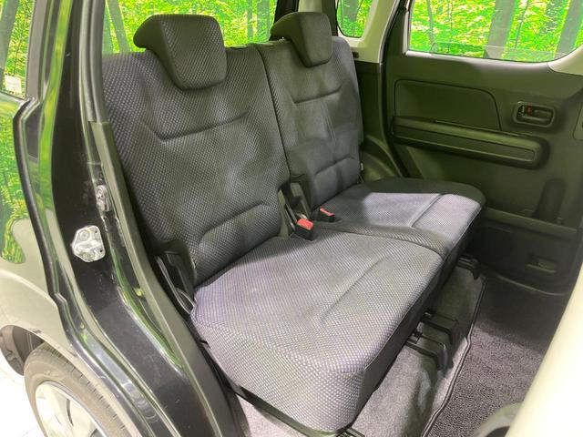 後部座席も気になるようなキズ・汚れやへたり等、大きなダメージはなく、良好な状態です。