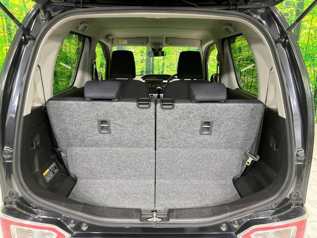 普段のお買い物や通勤、送迎等に十分な荷室スペースを確保しております。セカンドシートを倒すと、大きな荷物の積載も可能です♪