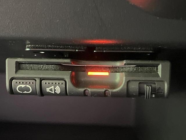 ノート Ｘ　純正ＳＤナビ　バックカメラ　禁煙車　スマートキー　ＥＴＣ　Ｂｌｕｅｔｏｏｔｈ　ＣＤ　ＤＶＤ再生　地デジ　アイドリングストップ（6枚目）