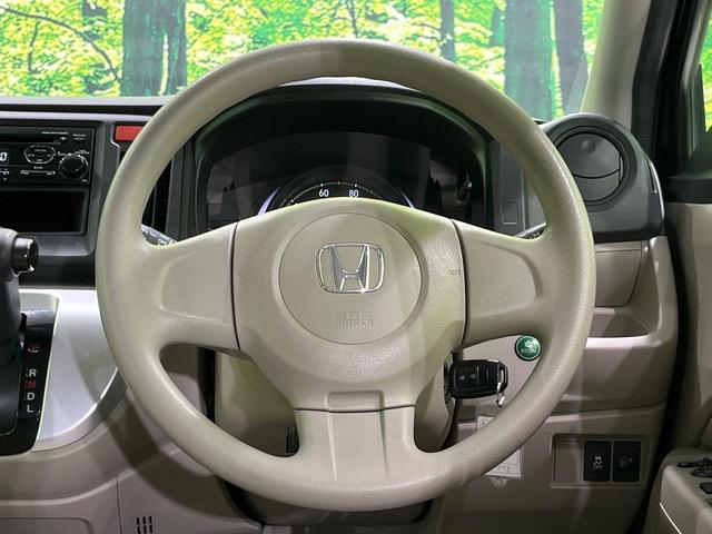 インテリアに合わせたデザインのステアリングは、運転される方のことも考え、運転しやすい形状、大きさです。是非一度、実際に触ってお確かめください。