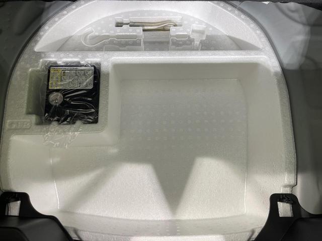 フロンクス ベースグレード 登録済未使用車 純正9型ナビ 全周囲カメラ 衝突被害軽減システム レーダークルーズ 禁煙車 ハーフレザーシート コーナーセンサー LEDヘッド 車線逸脱警報 オートエアコン 純正16インチアルミ(33枚目)