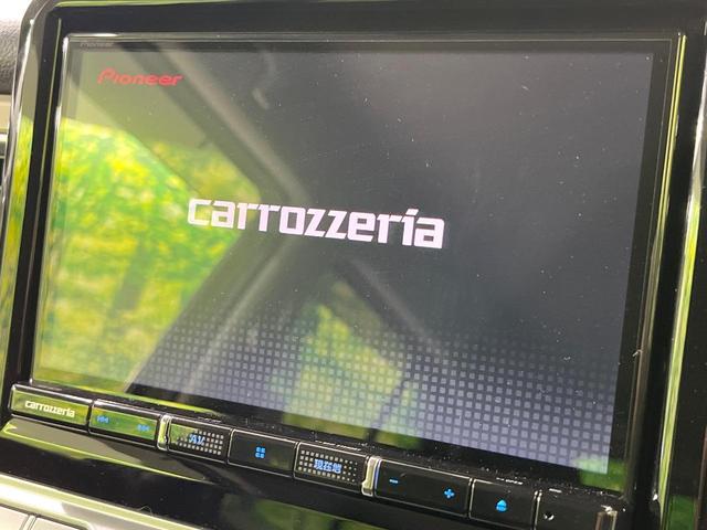 【大画面ナビ】人気の大型８インチナビを装備。存在感のある大画面はインパクト大！ナビ利用時のマップ表示は見やすく、テレビやＤＶＤは臨場感がアップ！いつものドライブがグッと楽しくなります♪