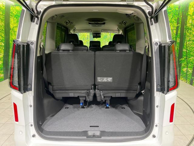 セレナ e-パワー ハイウェイスターV 両側電動スライド 純正12.3インチナビ フリップダウンモニター アラウンドビューモニター 寒冷地仕様 衝突被害軽減システム プロパイロット 禁煙車 LEDヘッド ETC 純正16インチアルミ(13枚目)
