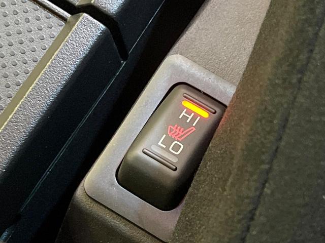 【シートヒーター】寒い日に重宝するシートヒーター！エアコンより早く温まってくれるので寒がりの人も安心ですね♪エアコンの温風は乾燥するから苦手、という方にもをおすすめです。