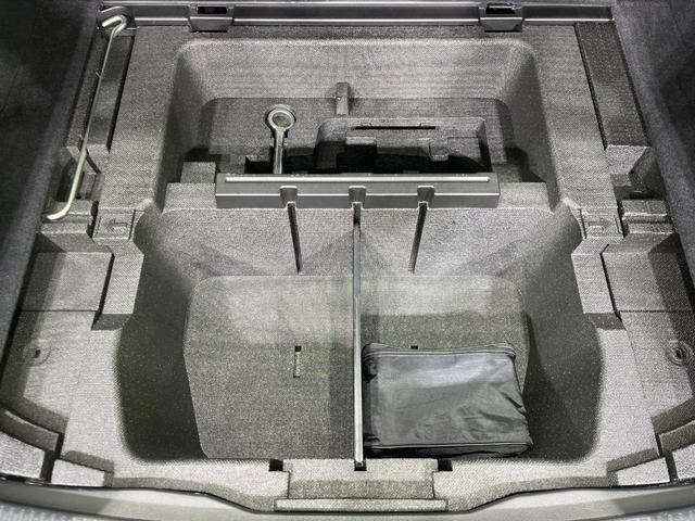 レヴォーグ １．６ＧＴ－Ｓアイサイト　４ＷＤ　ＳＤナビ　サイド・バックカメラ　衝突被害軽減システム　レーダークルーズ　禁煙車　ドラレコ　ブラインドスポットモニター　ＬＥＤヘッド　ビルトインＥＴＣ　車線逸脱警報　純正１８インチアルミ（31枚目）