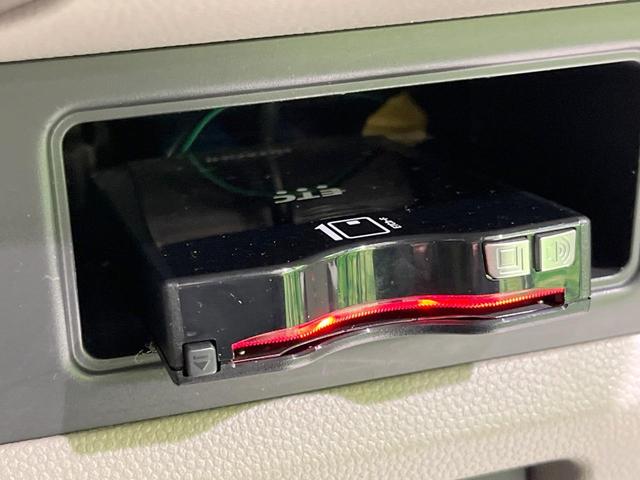 【ＥＴＣ】高速道路の料金所をストレスなく通過！話題のスポットやサービスエリアに多い「スマートＩＣ」利用時は必須のアイテムです。当店でセットアップを実施、ご納車当日からすぐにご利用いただけます！