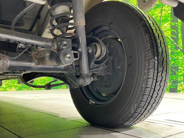 お車を安心してお乗りいただく為には、足回りの定期点検が欠かせません。サービスサポート（有償保証）では無料点検もご提供しており、安心のカーライフをお過ごしいただけるサポート体制が整っています。