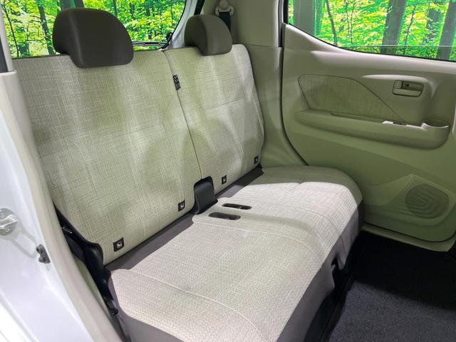 後部座席も気になるようなキズ・汚れやへたり等、大きなダメージはなく、良好な状態です。