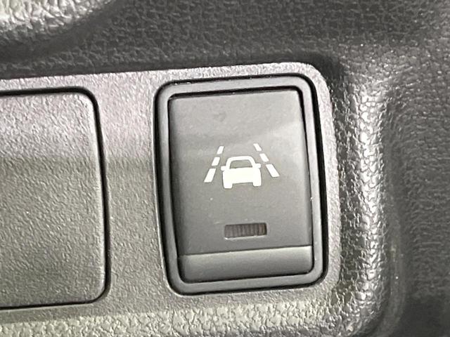 ノート X FOUR Vセレクション+セーフティ 4WD メモリーナビ エマージェンシーブレーキ スマートキー LEDヘッド オートライト Bluetooth CD DVD再生 フルセグ レーンアシスト(5枚目)