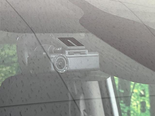 セレナ ハイウェイスターＶ　両側電動ドア　全周囲カメラ　衝突被害軽減システム　レーダークルーズ　禁煙車　ドラレコ　スマートキー　ＬＥＤヘッド　ビルトインＥＴＣ　純正１６インチアルミ　パークアシスト　車線逸脱警報　オートライト（74枚目）