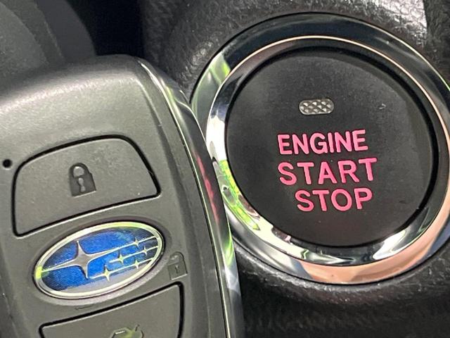 【アクセスキー＆プッシュスタート】カバンやポケットに入れたままでもドアの施錠・解錠が可能なスマートキーを装備。エンジンのオン・オフ時もカギを取り出す必要が無く、ボタンをプッシュするだけでＯＫ♪