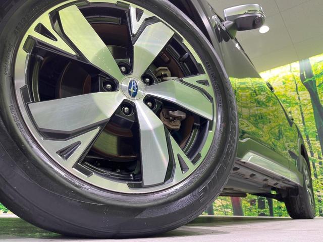 【純正オプション１８インチアルミホイール】純正オプションホイールを装着。走行性能の向上に加え、外観もよりスタイリッシュになっています。