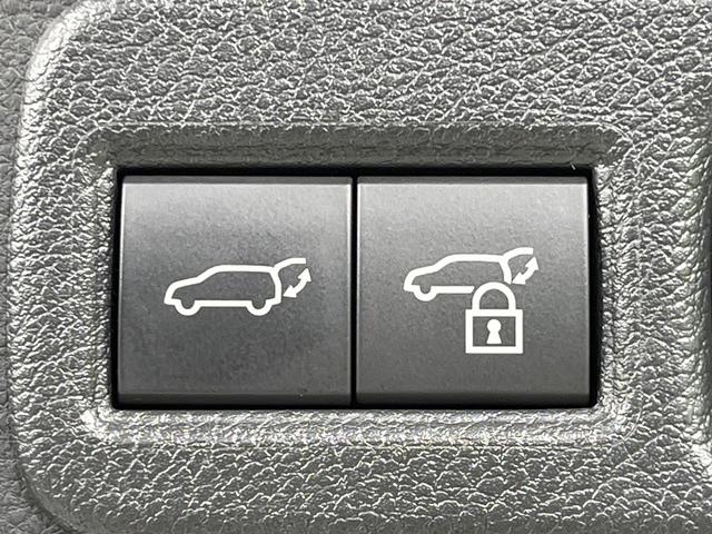 ハリアーハイブリッド Ｚ　レザーパッケージ　４ＷＤ　純正１２．３インチナビ　パノラマルーフ　全周囲カメラ　ＪＢＬサウンド　衝突被害軽減システム　レーダークルーズ　禁煙車　電動リアゲート　黒革シート　前席シートエアコン　ドラレコ　ＬＥＤヘッド（9枚目）