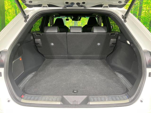 ハリアーハイブリッド Ｚ　レザーパッケージ　４ＷＤ　純正１２．３インチナビ　パノラマルーフ　全周囲カメラ　ＪＢＬサウンド　衝突被害軽減システム　レーダークルーズ　禁煙車　電動リアゲート　黒革シート　前席シートエアコン　ドラレコ　ＬＥＤヘッド（13枚目）