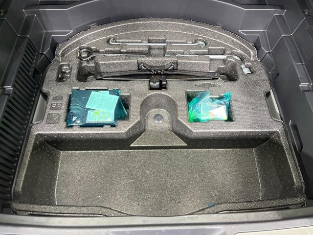 ハリアーハイブリッド Ｚ　レザーパッケージ　４ＷＤ　純正１２．３インチナビ　パノラマルーフ　全周囲カメラ　ＪＢＬサウンド　衝突被害軽減システム　レーダークルーズ　禁煙車　電動リアゲート　黒革シート　前席シートエアコン　ドラレコ　ＬＥＤヘッド（33枚目）