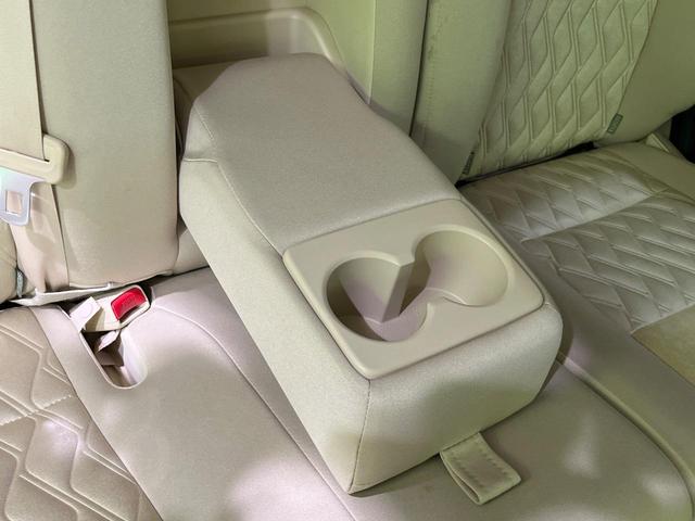 アルファードハイブリッド Ｘ　４ＷＤ　両側電動スライド　純正９型ディスプレイオーディオ　バックカメラ　ＪＢＬサウンド　寒冷地仕様　１００Ｖ電源　衝突被害軽減システム　レーダークルーズ　禁煙車　ドラレコ　ＬＥＤヘッド（38枚目）