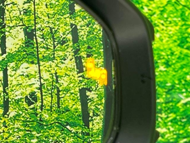 プリウス Ｘ　純正８型ディスプレイオーディオ　バックカメラ　衝突被害軽減システム　レーダークルーズ　禁煙車　ドラレコ　ＬＥＤヘッド　ＥＴＣ２．０　ブラインドスポットモニター　車線逸脱警報　オートエアコン（6枚目）