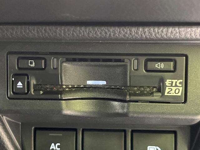 プリウス Ｘ　純正８型ディスプレイオーディオ　バックカメラ　衝突被害軽減システム　レーダークルーズ　禁煙車　ドラレコ　ＬＥＤヘッド　ＥＴＣ２．０　ブラインドスポットモニター　車線逸脱警報　オートエアコン（7枚目）