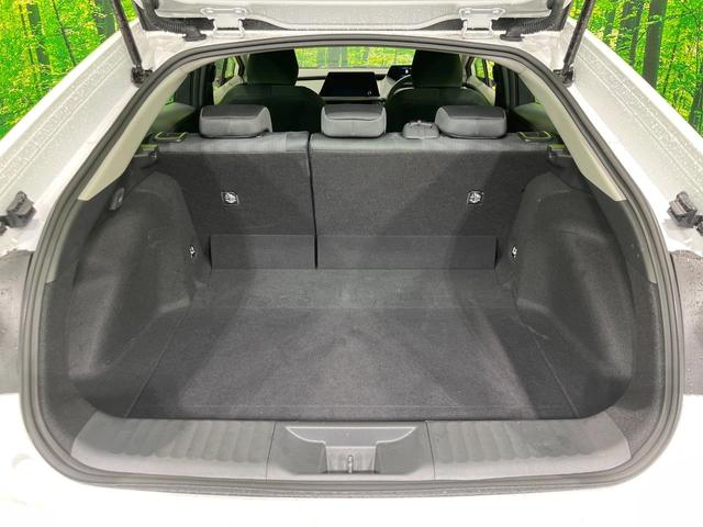 プリウス Ｘ　純正８型ディスプレイオーディオ　バックカメラ　衝突被害軽減システム　レーダークルーズ　禁煙車　ドラレコ　ＬＥＤヘッド　ＥＴＣ２．０　ブラインドスポットモニター　車線逸脱警報　オートエアコン（12枚目）