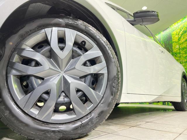 プリウス Ｘ　純正８型ディスプレイオーディオ　バックカメラ　衝突被害軽減システム　レーダークルーズ　禁煙車　ドラレコ　ＬＥＤヘッド　ＥＴＣ２．０　ブラインドスポットモニター　車線逸脱警報　オートエアコン（14枚目）