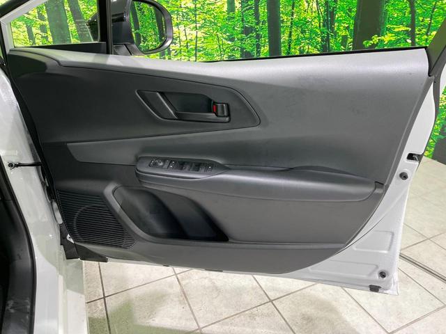 プリウス Ｘ　純正８型ディスプレイオーディオ　バックカメラ　衝突被害軽減システム　レーダークルーズ　禁煙車　ドラレコ　ＬＥＤヘッド　ＥＴＣ２．０　ブラインドスポットモニター　車線逸脱警報　オートエアコン（26枚目）