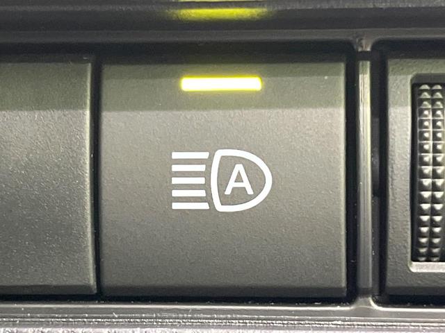 プリウス Ｘ　純正８型ディスプレイオーディオ　バックカメラ　衝突被害軽減システム　レーダークルーズ　禁煙車　ドラレコ　ＬＥＤヘッド　ＥＴＣ２．０　ブラインドスポットモニター　車線逸脱警報　オートエアコン（60枚目）