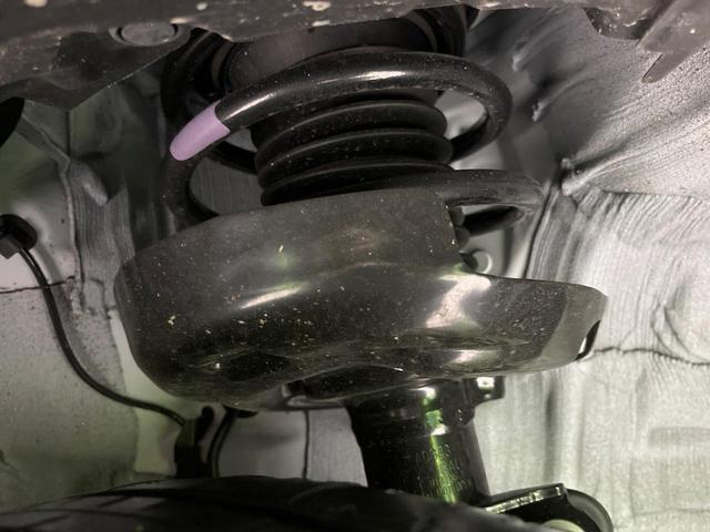 プリウス Ｘ　純正８型ディスプレイオーディオ　バックカメラ　衝突被害軽減システム　レーダークルーズ　禁煙車　ドラレコ　ＬＥＤヘッド　ＥＴＣ２．０　ブラインドスポットモニター　車線逸脱警報　オートエアコン（64枚目）