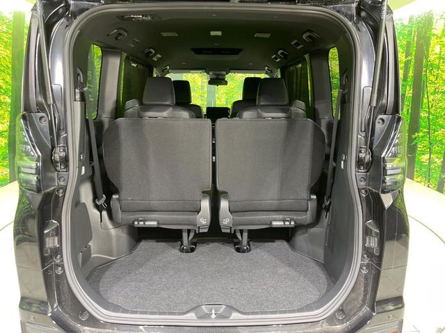 ヴォクシー Ｓ－Ｚ　両側電動スライドドア　純正１０．５インチナビ　バックカメラ　衝突被害軽減システム　レーダークルーズ　禁煙車　ＬＥＤヘッド　ＥＴＣ２．０　シートヒーター　ハーフレザーシート　純正１７インチアルミ（13枚目）