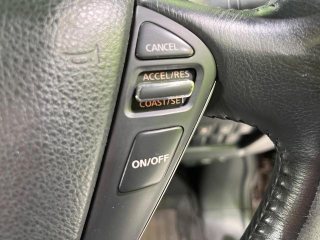 【クルーズコントロール】高速道路もラクラク走行。アクセルを離しても一定速度で走行ができ、長距離運転時の負担を軽減！加速・減速も簡単なスイッチ操作で調整できます。