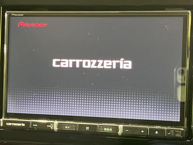 スイフトスポーツ ベースグレード　ＭＴ車　ターボ　８型ＳＤナビ　全周囲カメラ　衝突被害軽減システム　レーダークルーズ　禁煙車　シートヒーター　ドラレコ　スマートキー　ＬＥＤヘッド　ビルトインＥＴＣ　純正１７インチアルミ　車線逸脱警報（4枚目）