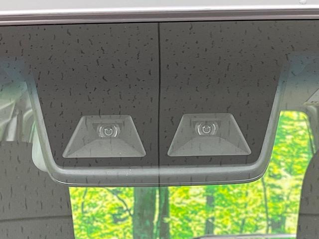 【スマートアシスト】走行中に前方の車両等を認識し、衝突しそうな時は警報とブレーキで衝突回避と被害軽減をアシスト。より安全にドライブをお楽しみいただけます。