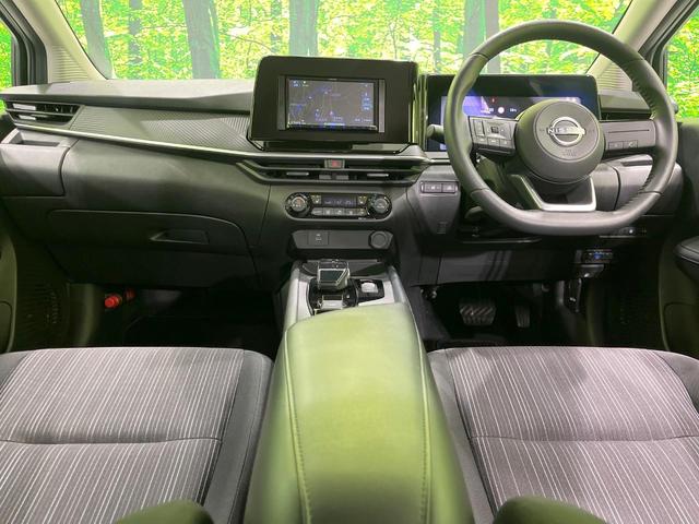 ノート Ｘ　ＦＯＵＲ　４ＷＤ　禁煙車　エマージェンシーブレーキ　ＳＤナビ　シートヒーター　ステアリングヒーター　コーナーセンサー　ＬＥＤヘッド　オートハイビーム　スマートキー　オートエアコン　ＥＴＣ　フルセグ（2枚目）