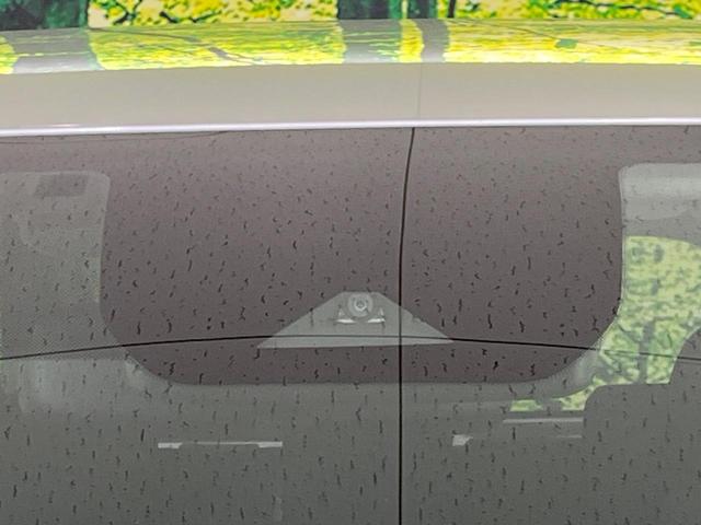 ノート Ｘ　ＦＯＵＲ　４ＷＤ　禁煙車　エマージェンシーブレーキ　ＳＤナビ　シートヒーター　ステアリングヒーター　コーナーセンサー　ＬＥＤヘッド　オートハイビーム　スマートキー　オートエアコン　ＥＴＣ　フルセグ（3枚目）