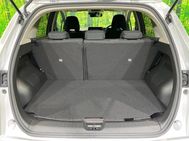 ノート Ｘ　ＦＯＵＲ　４ＷＤ　禁煙車　エマージェンシーブレーキ　ＳＤナビ　シートヒーター　ステアリングヒーター　コーナーセンサー　ＬＥＤヘッド　オートハイビーム　スマートキー　オートエアコン　ＥＴＣ　フルセグ（10枚目）