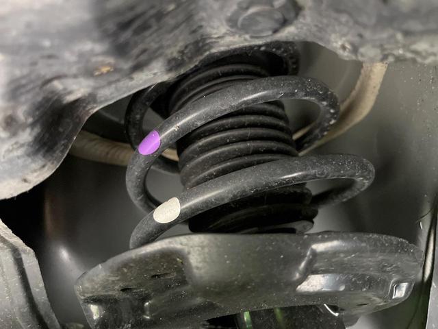 ノート Ｘ　ＦＯＵＲ　４ＷＤ　禁煙車　エマージェンシーブレーキ　ＳＤナビ　シートヒーター　ステアリングヒーター　コーナーセンサー　ＬＥＤヘッド　オートハイビーム　スマートキー　オートエアコン　ＥＴＣ　フルセグ（20枚目）