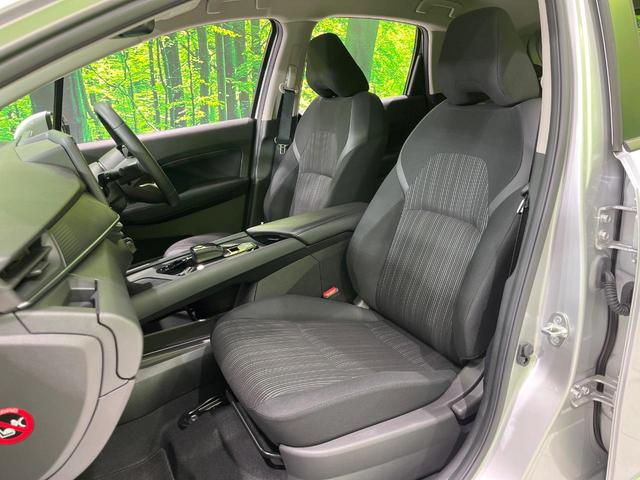 ノート Ｘ　ＦＯＵＲ　４ＷＤ　禁煙車　エマージェンシーブレーキ　ＳＤナビ　シートヒーター　ステアリングヒーター　コーナーセンサー　ＬＥＤヘッド　オートハイビーム　スマートキー　オートエアコン　ＥＴＣ　フルセグ（22枚目）