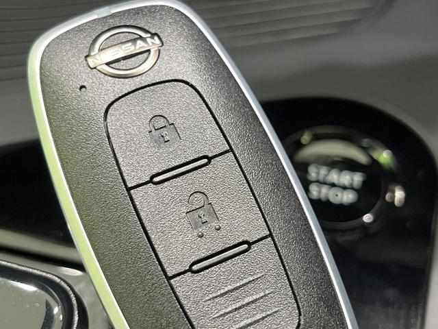 ノート Ｘ　ＦＯＵＲ　４ＷＤ　禁煙車　エマージェンシーブレーキ　ＳＤナビ　シートヒーター　ステアリングヒーター　コーナーセンサー　ＬＥＤヘッド　オートハイビーム　スマートキー　オートエアコン　ＥＴＣ　フルセグ（43枚目）