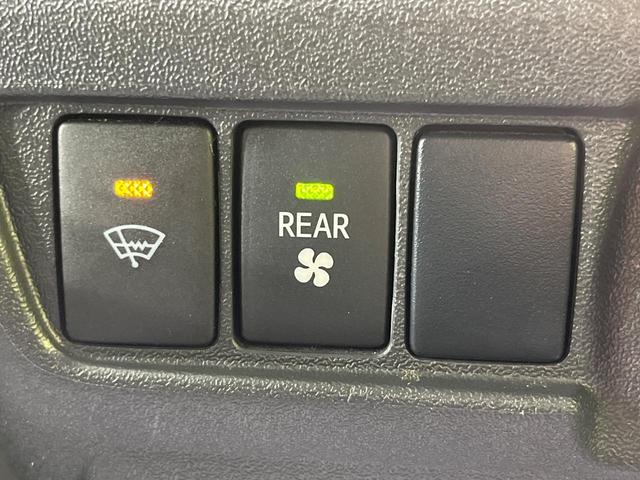 ハイエースバン ロングＤＸ　４ＷＤ　ディーゼル（軽油）　純正ＳＤナビ　全周囲カメラ　衝突被害軽減システム　禁煙車　ビルトインＥＴＣ　オートハイビーム　車線逸脱警報　オートライト　Ｂｌｕｅｔｏｏｔｈ　ＣＤ　ＤＶＤ再生　フルセグ（6枚目）