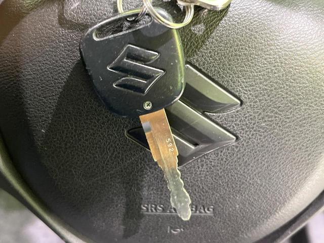 アルト Ｌ　４ＷＤ　セーフティサポート　禁煙車　前席シートシーター　クリアランスソナー　車線逸脱警報　ＣＤオーディオ　オートライト　横滑り防止装置　アイドリングストップ（7枚目）