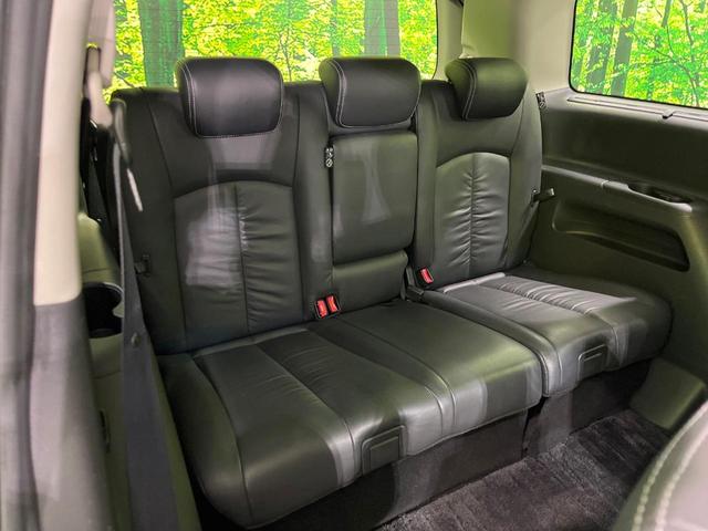 エルグランド ライダー　４ＷＤ　両側電動スライド　純正８型ナビ　バックカメラ　禁煙車　電動リアゲート　黒革シート　ＬＥＤヘッド　ビルトインＥＴＣ　クルコン　パワーバックドア　純正１８インチア（12枚目）