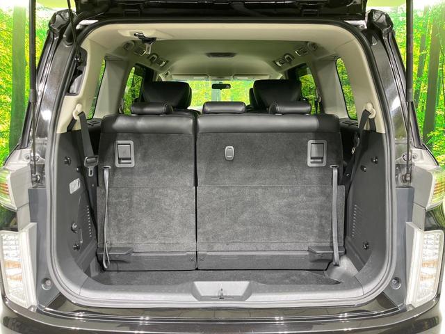 エルグランド ライダー　４ＷＤ　両側電動スライド　純正８型ナビ　バックカメラ　禁煙車　電動リアゲート　黒革シート　ＬＥＤヘッド　ビルトインＥＴＣ　クルコン　パワーバックドア　純正１８インチア（13枚目）