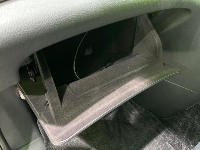 エルグランド ライダー　４ＷＤ　両側電動スライド　純正８型ナビ　バックカメラ　禁煙車　電動リアゲート　黒革シート　ＬＥＤヘッド　ビルトインＥＴＣ　クルコン　パワーバックドア　純正１８インチア（53枚目）