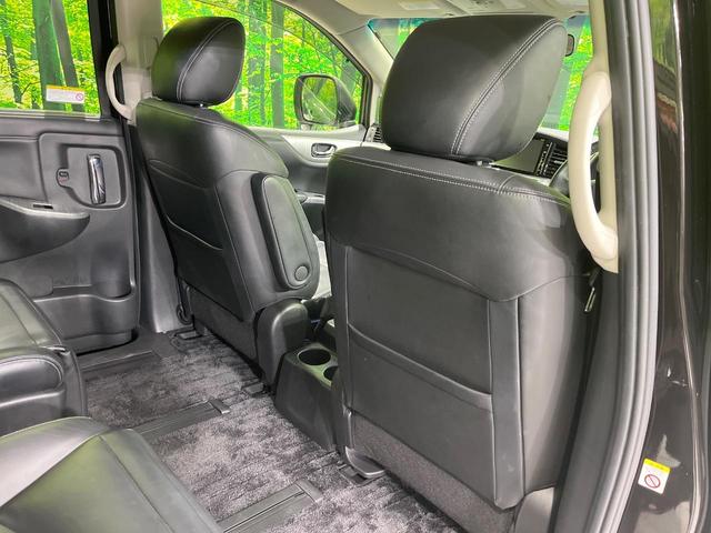 エルグランド ライダー　４ＷＤ　両側電動スライド　純正８型ナビ　バックカメラ　禁煙車　電動リアゲート　黒革シート　ＬＥＤヘッド　ビルトインＥＴＣ　クルコン　パワーバックドア　純正１８インチア（67枚目）