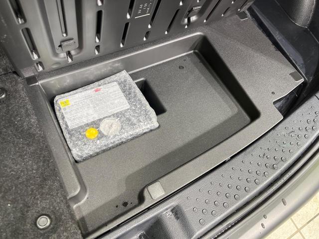 シエンタ ハイブリッドG クエロ 両側電動ドア 純正SDナビ バックカメラ 衝突被害軽減システム 禁煙車 ハーフレザーシート コーナーセンサー スマートキー LEDヘッド クルコン オートハイビーム 車線逸脱警報 オートライト(35枚目)